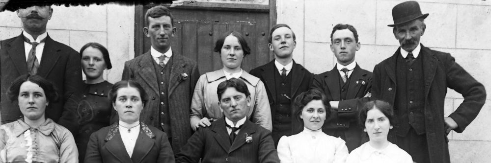 Old photo of Irish family