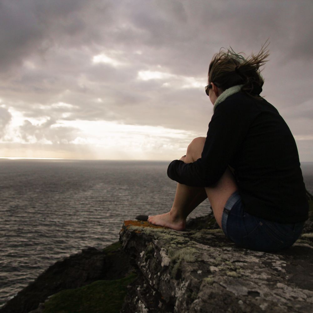 Woman travelling solo in Ireland